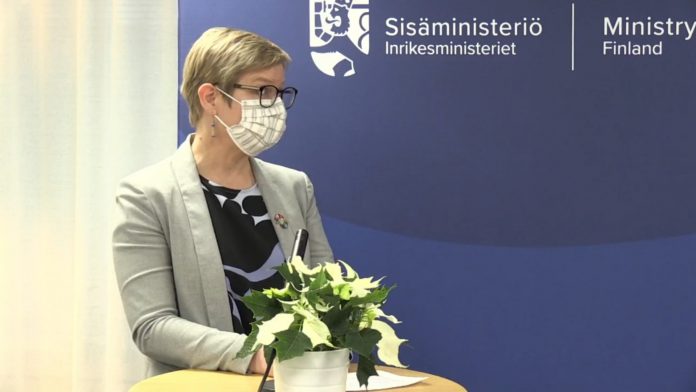 Inrikesminister Krista Mikkonen