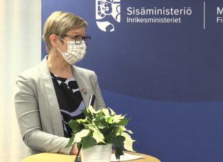 Sisäministeri Krista Mikkonen